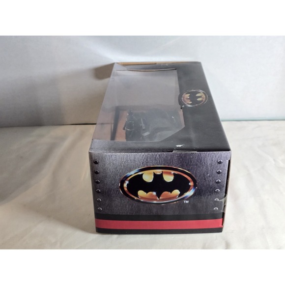 Batmobile and Batman Die Cast Action Figure Jada Collectible Vehicle Display DC - Picture 5 of 6